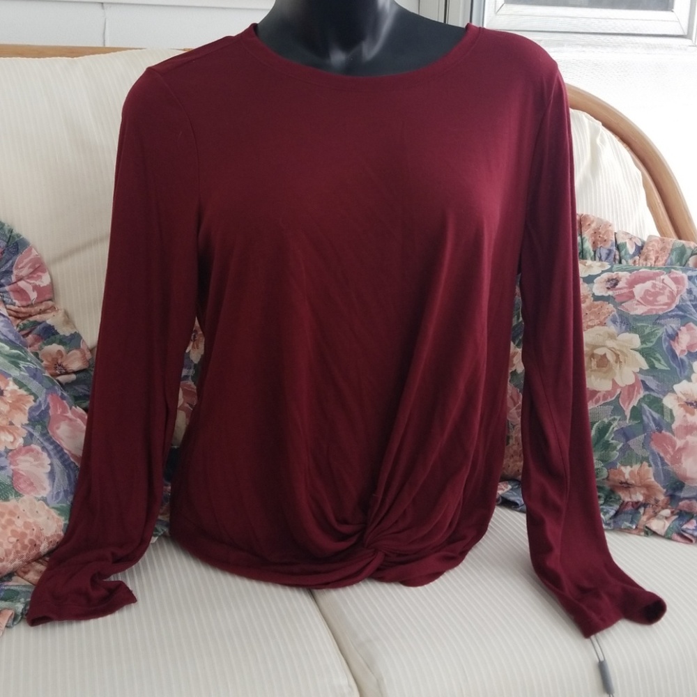 NWT Burgundy twist front top